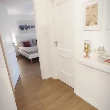 Greta A Mare Apartament *